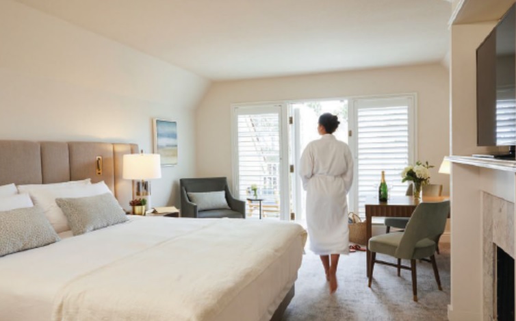 A peek at the sleek new guest rooms. PHOTO COURTESY OF L’AUBERGE DEL MAR 